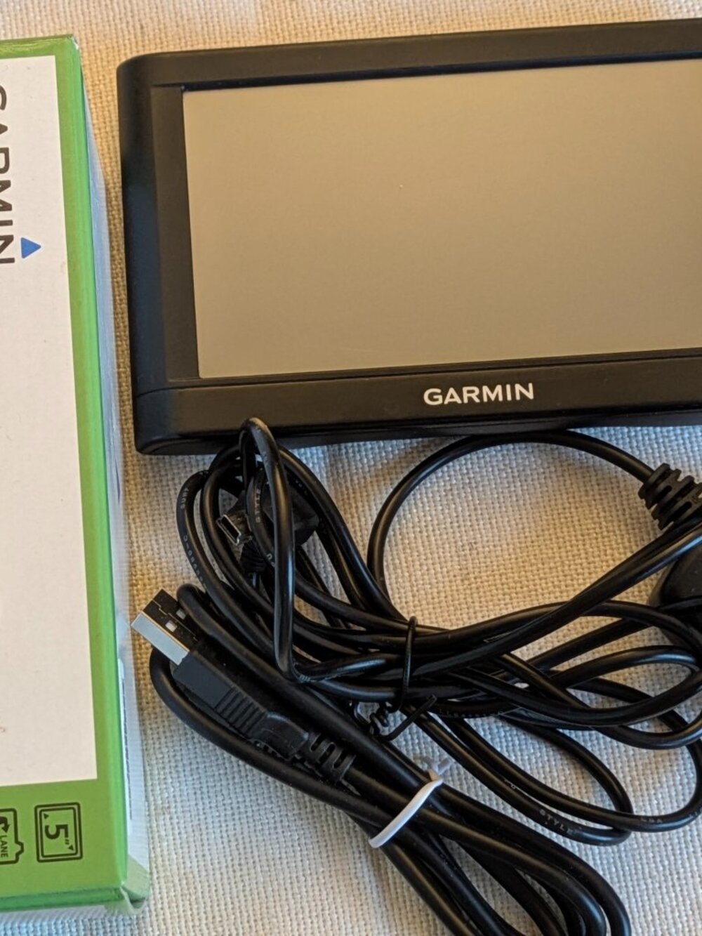 Garmin nüvi 52LM 5" GPS Navigator (Unit & Power Cables Only - NO MOUNT)